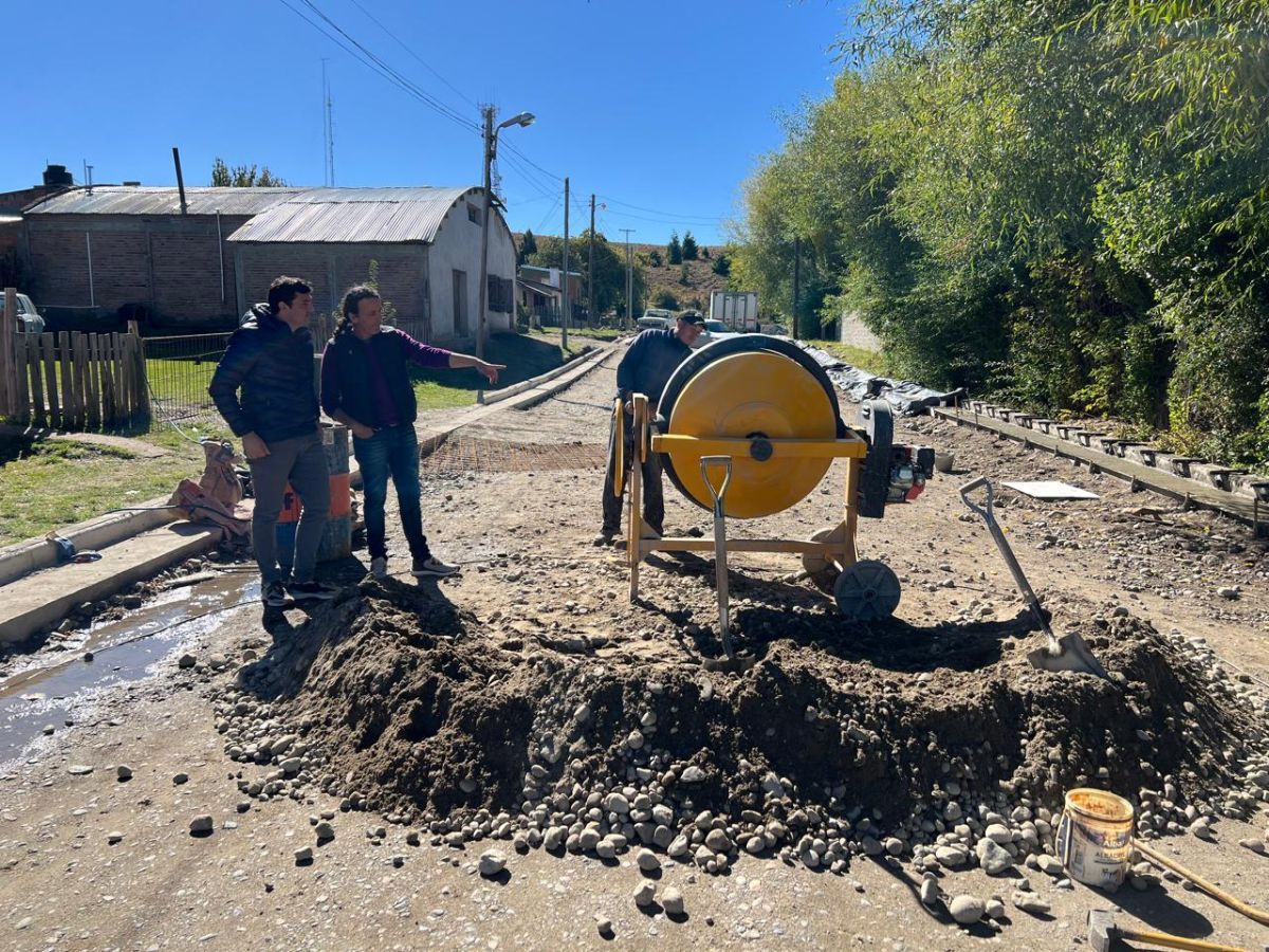 Río Pico impulsa el empleo local con nuevos cursos de herrería y obras públicas