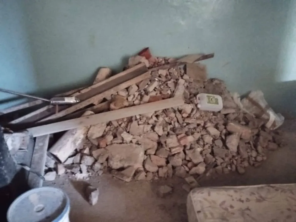 Vecinos reclaman que la Asociación Vecinal de Barrio Laprida no se encuentra en condiciones para su correcto funcionamiento. 