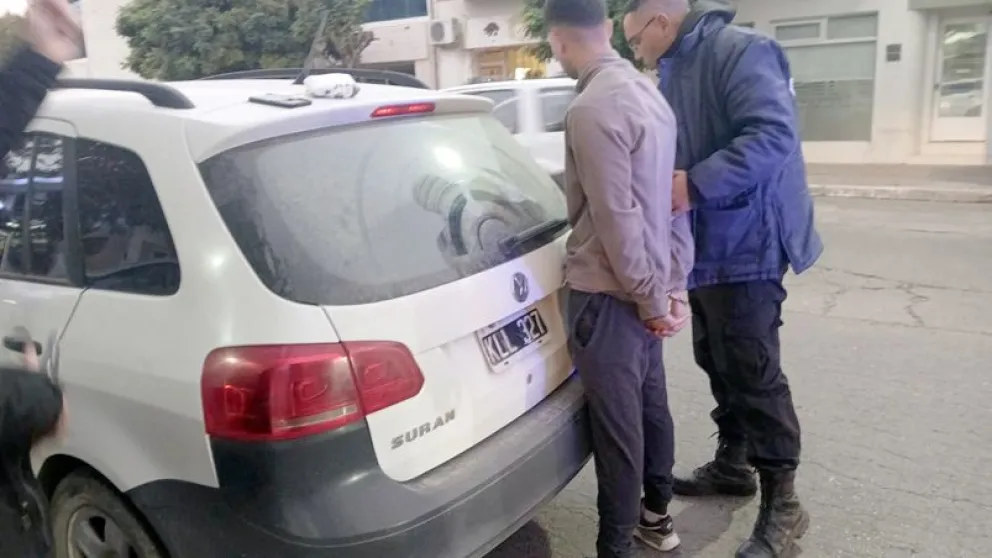 Ladrón cayó preso con una remera manga larga que le había robado del auto a una mujer