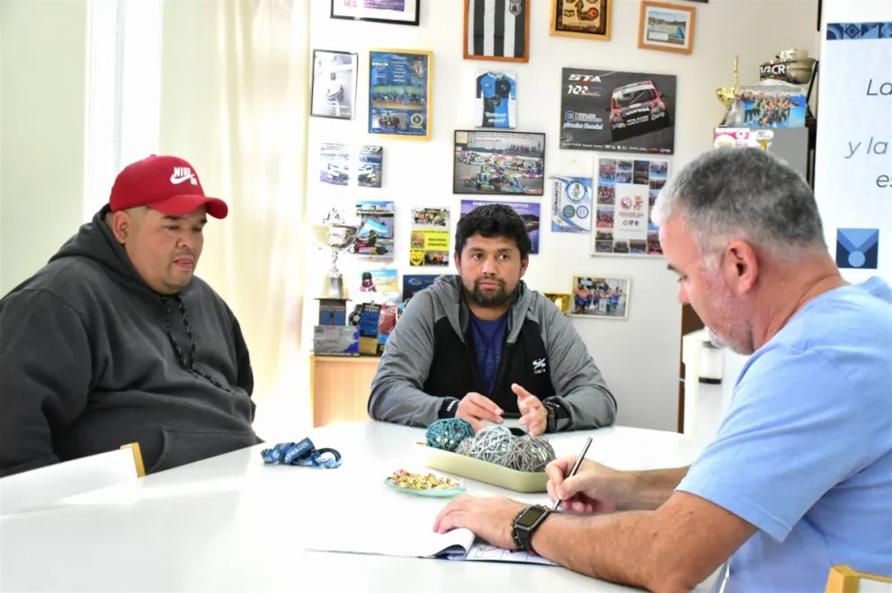 La Liga Independiente de los Barrios recibe apoyo de Comodoro Deportes