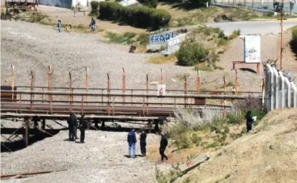 Lamentable caso en Caleta Olivia: hallaron a un joven sin vida e investigan las causas
