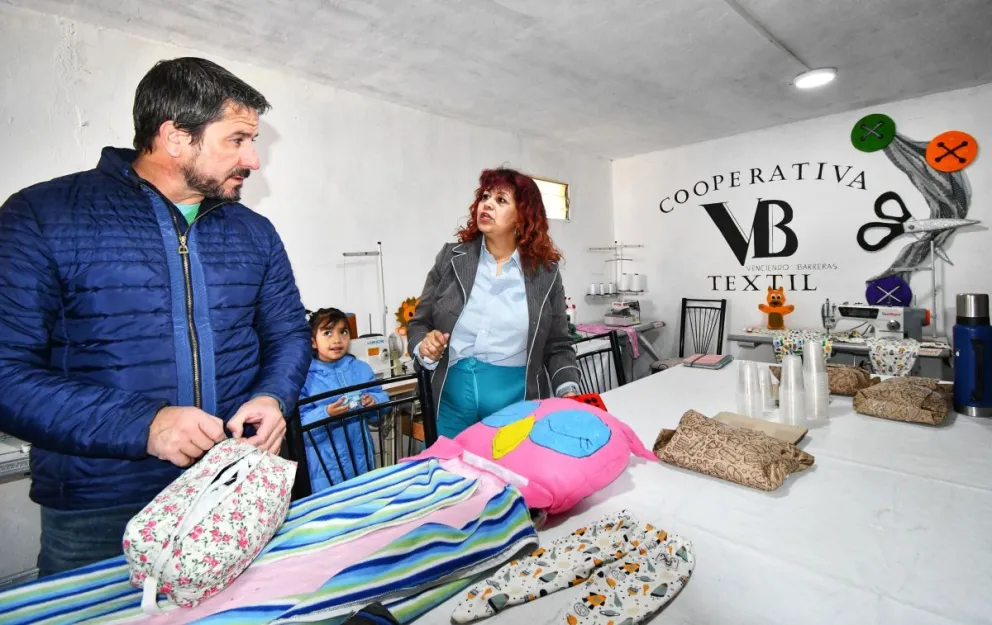 Merino inauguró una cooperativa textil en el barrio INTA de Trelew