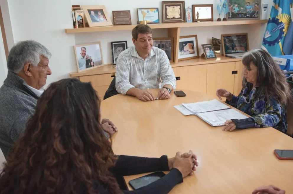 Biss respalda iniciativas para fortalecer el desarrollo del Club Amigos Adultos Mayores de Rawson