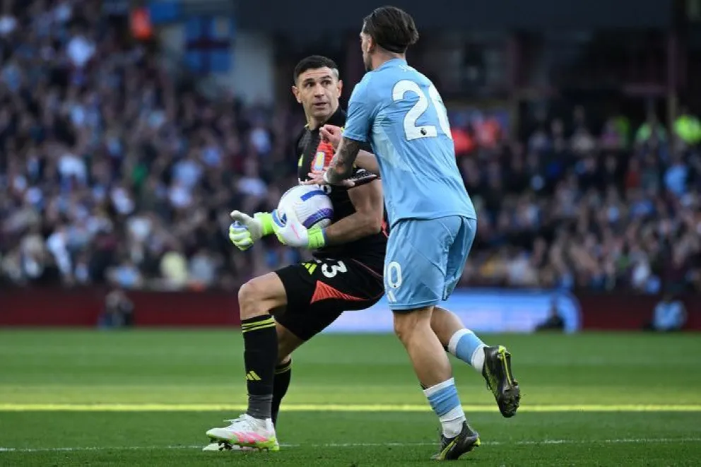 Aston Villa sube en la tabla