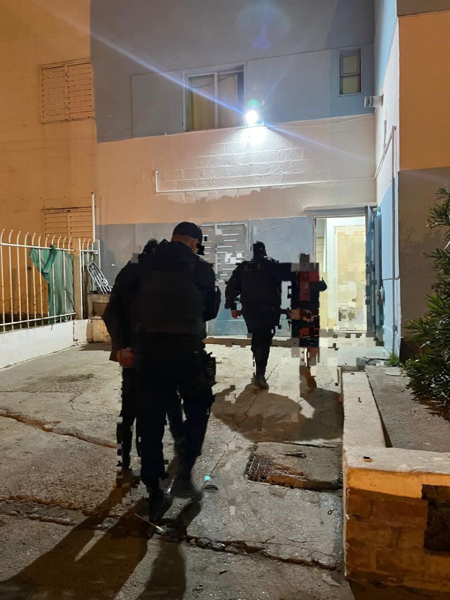 Asaltaron a dos jóvenes en barrio Pueyrredón y fueron detenidos minutos después con los celulares robados