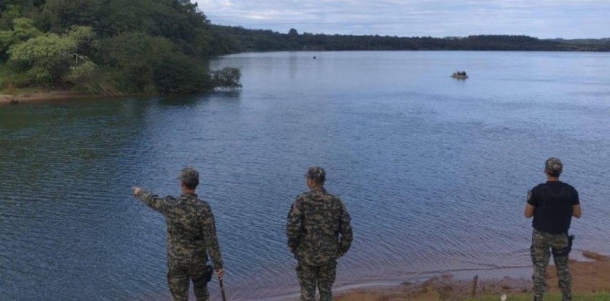 Una familia cruzaba el río Paraná en canoa, la embarcación se hundió y murió una nena de 4 años