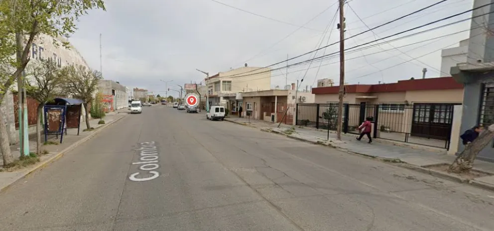 Trelew: dejaron un auto en marcha y fue robado en plena zona comercial