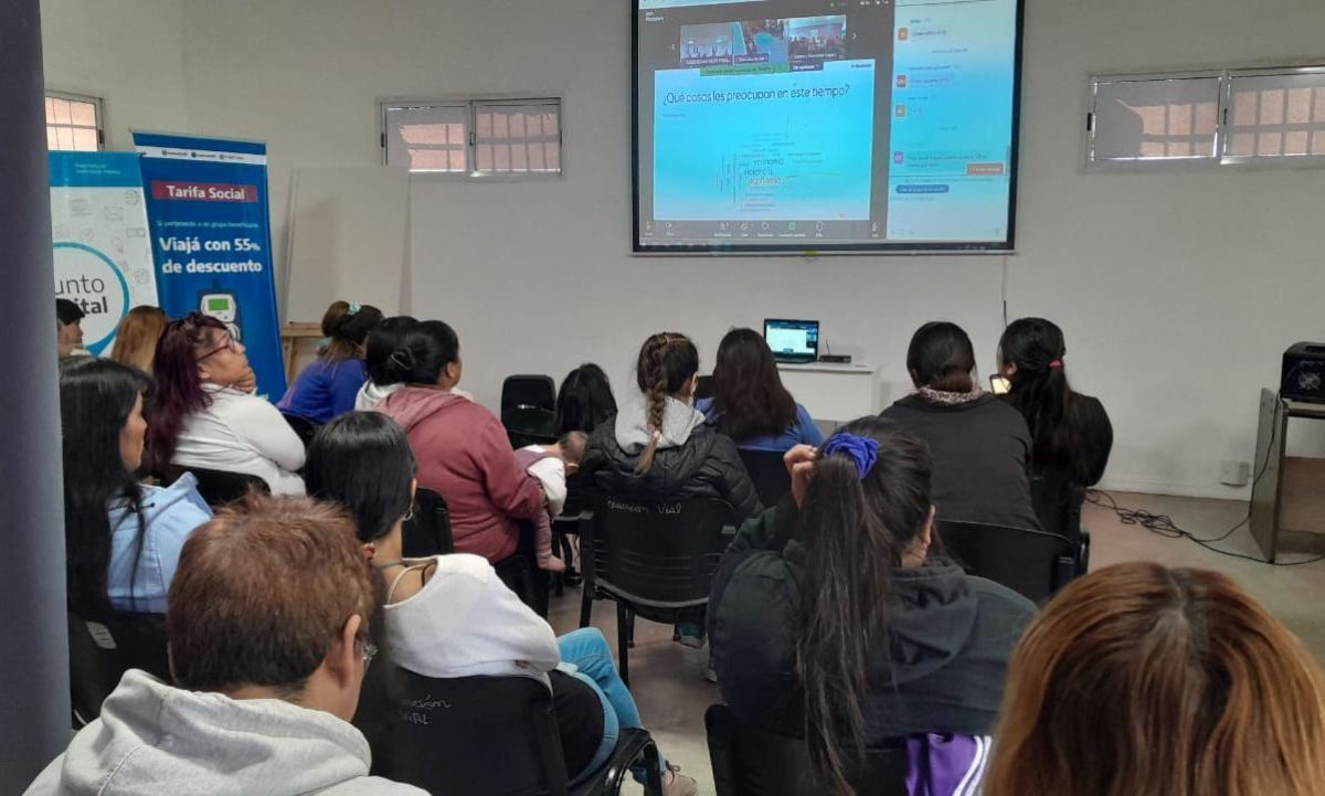 Con gran participación de mujeres de Esquel, se realizó el primer encuentro 2025 del Programa Nutriendo Futuro