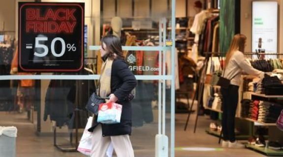 El efecto aranceles ya se siente en EE.UU.: stockeo, compras contra la suba de precios, y cautela en los comercios