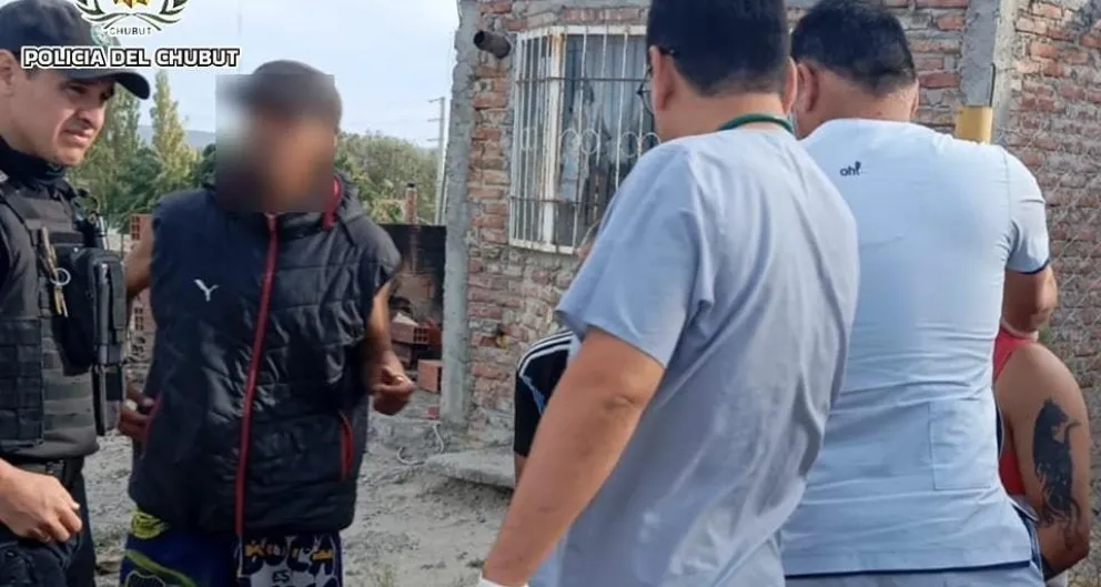 Gaiman: un hombre fue apuñalado en medio de una gresca entre varias personas