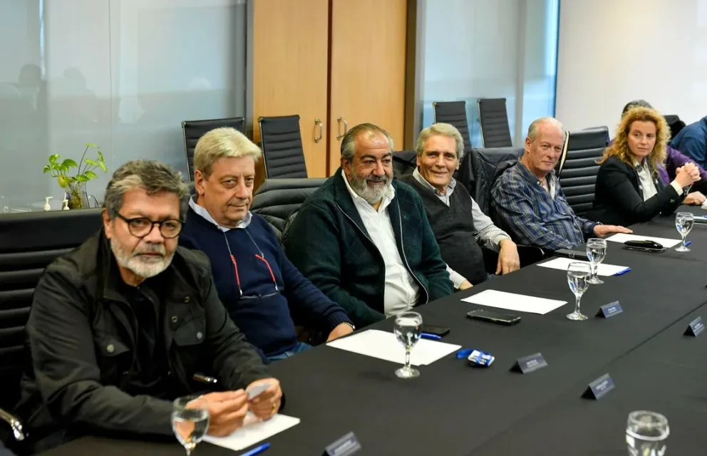 Paro general de la CGT: el Gobierno amenaza con avanzar con las reformas laborales