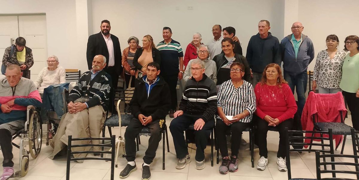 Charlas “Tus derechos como consumidor” para adolescentes y adultos mayores en Gaiman