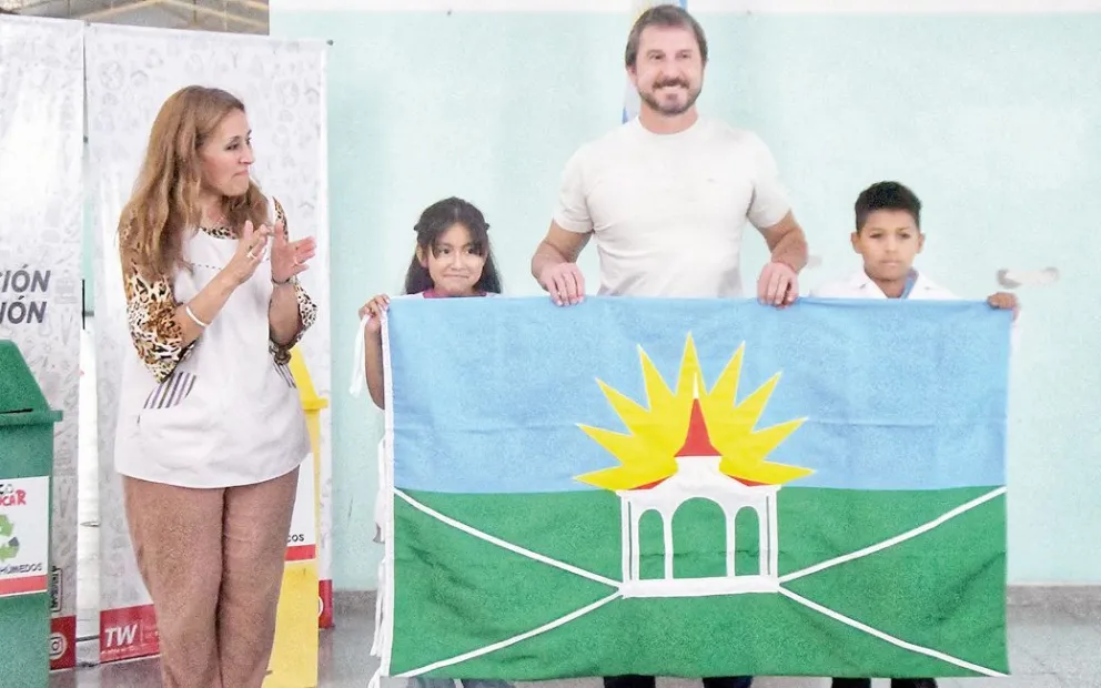 Merino presentó el proyecto "Eco Educar" en la Escuela N° 175 de Trelew