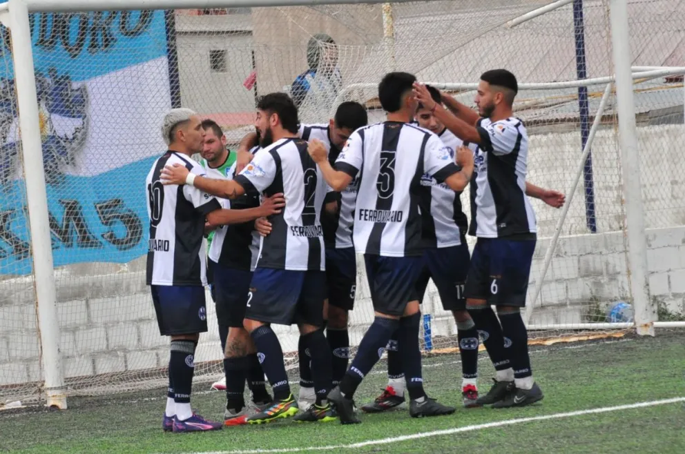 El ascenso juega en forma parcial