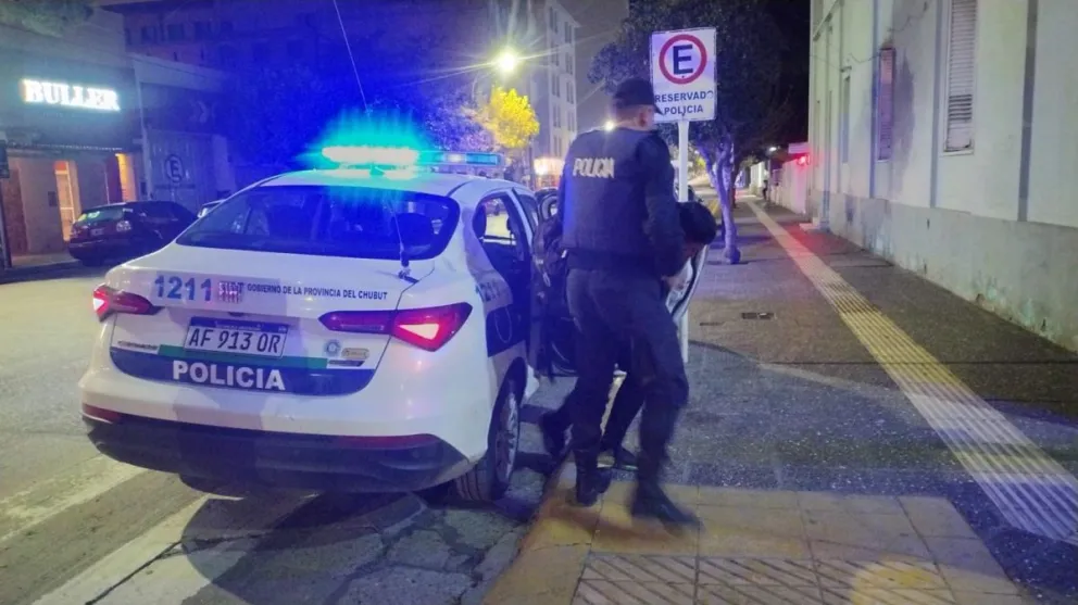 Intento de robo: detienen a joven que se escondía en una casa abandonada