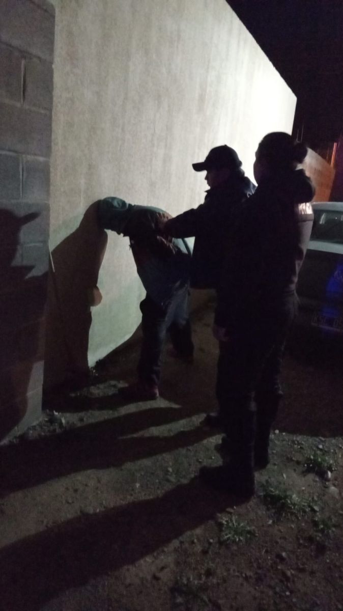 Irrupción nocturna en Palazzo: un hombre fue sorprendido dentro de una casa y terminó detenido
