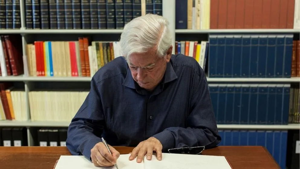 Murió Mario Vargas Llosa, premio Nobel de Literatura y figura central del Boom latinoamericano