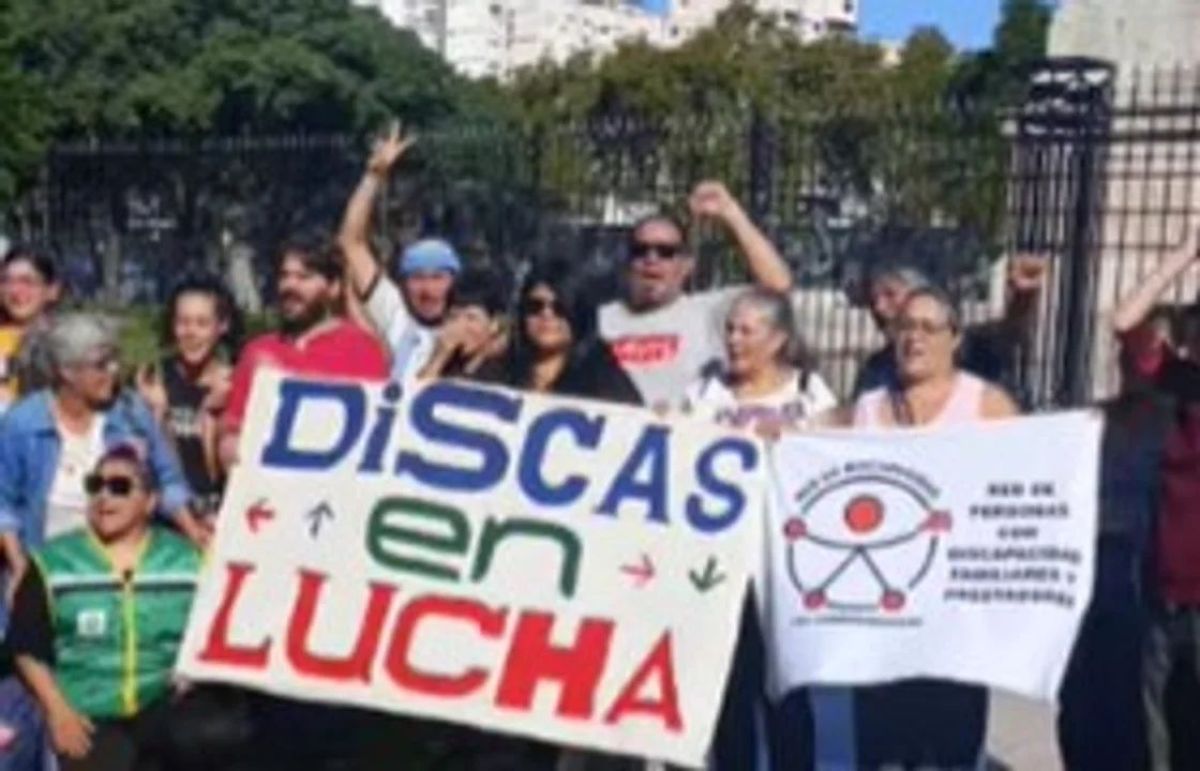 Nueva protesta de trabajadores de salud, educación y discapacidad contra las políticas del Gobierno