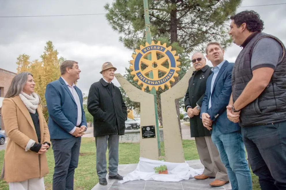 Se inauguró la rueda rotaria en conmemoración de los 120 años de Rotary International