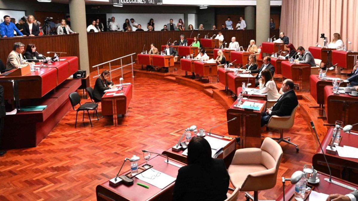 Rechazaron el pedido de interpelación contra el ministro de Educación de Chubut.