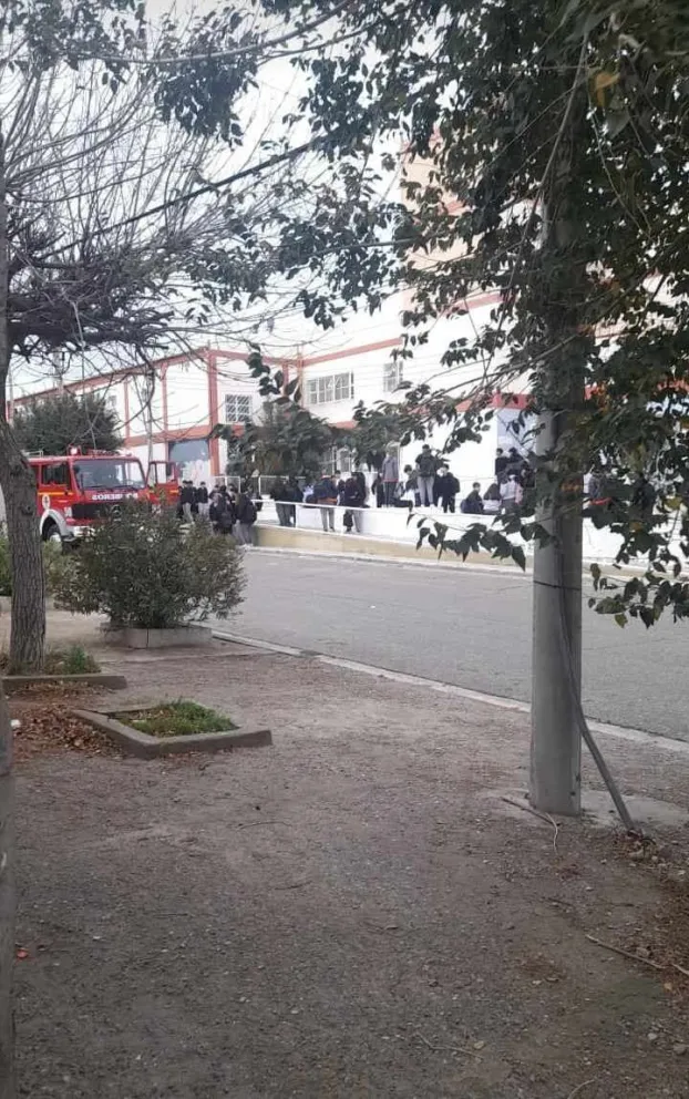 Alarma en Comodoro: Evacuación en la Escuela Nº 745 tras un principio de incendio