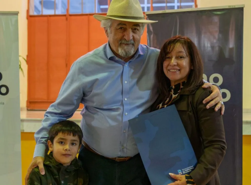 Othar encabezó una nueva entrega de títulos de propiedad