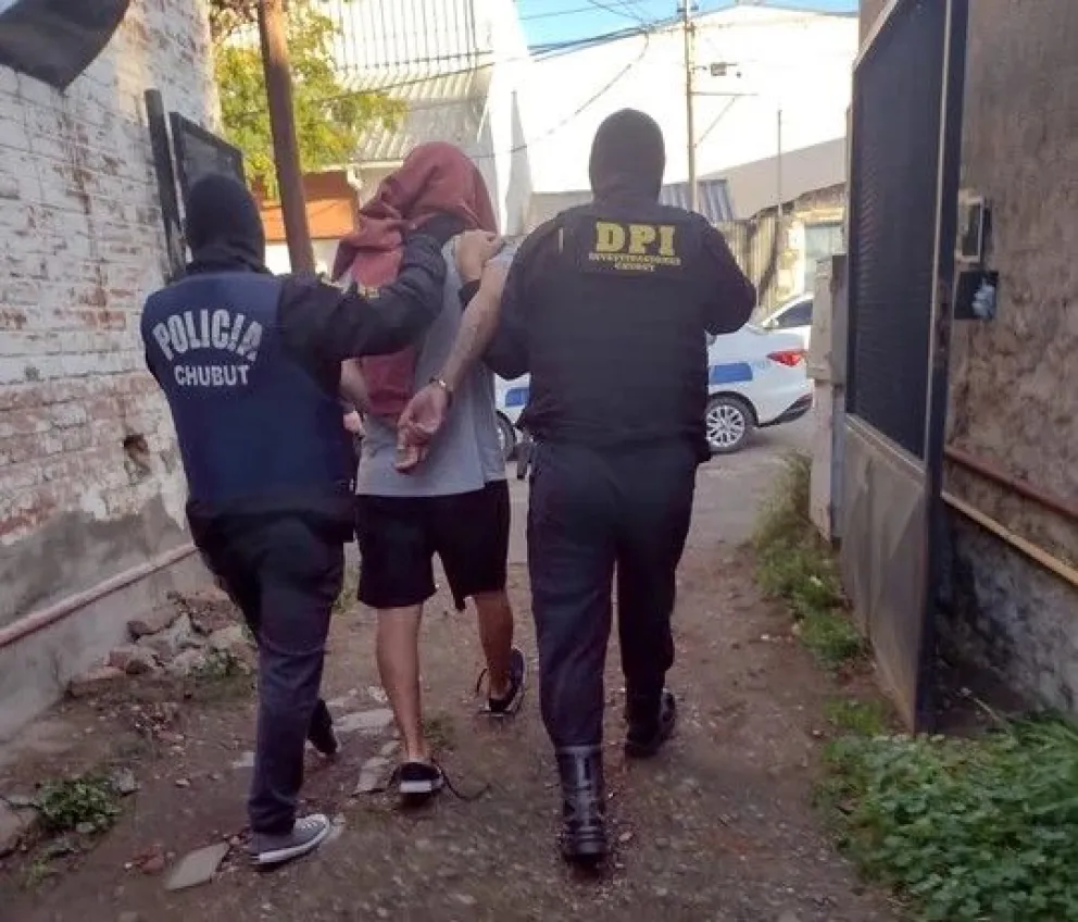 Cayó un exconvicto acusado de robos a viviendas: lo atraparon tras varios allanamientos