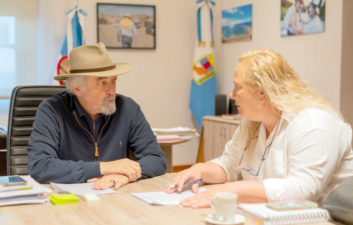 Othar se reunió con la Directora General de Escuelas, para acelerar los trabajos prioritarios en los colegios