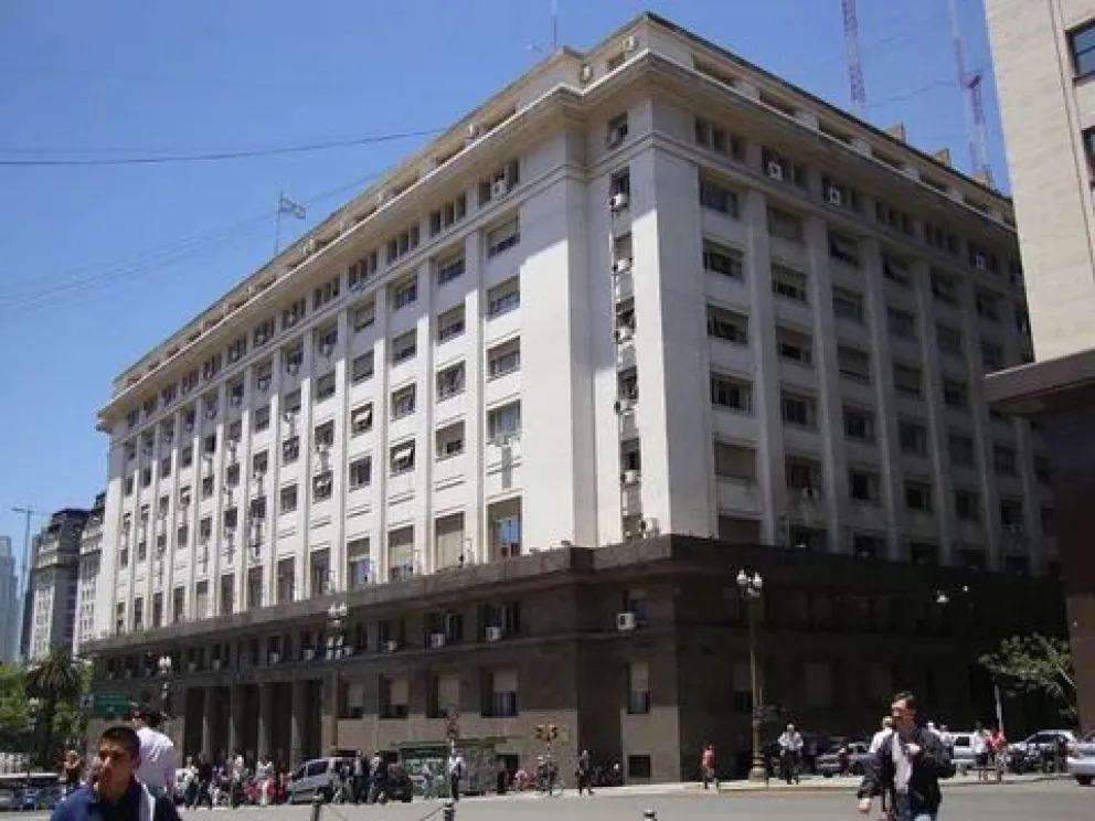 El Gobierno mantiene superávit financiero en marzo y el saldo a favor del primer trimestre es de 0,2% del PIB