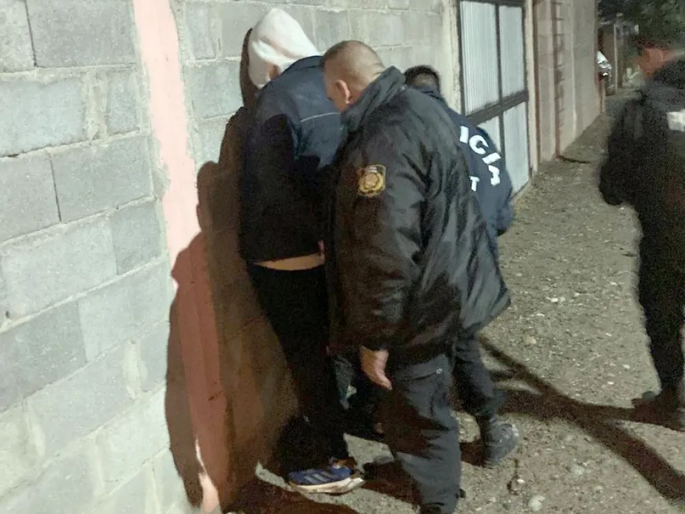 En Trelew, dejó el auto sin llave frente a su casa y le robaron