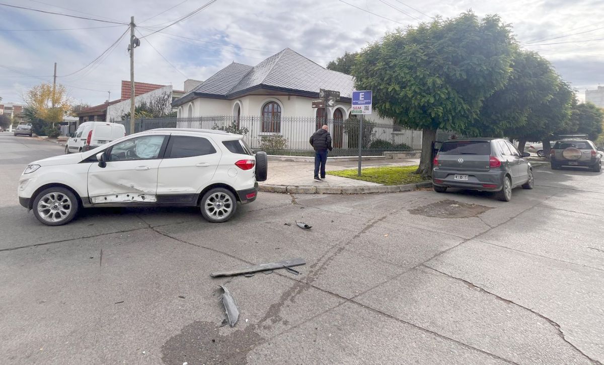 Dos mujeres y un nene hospitalizados, tras sucesión de choques en la zona sur de Trelew