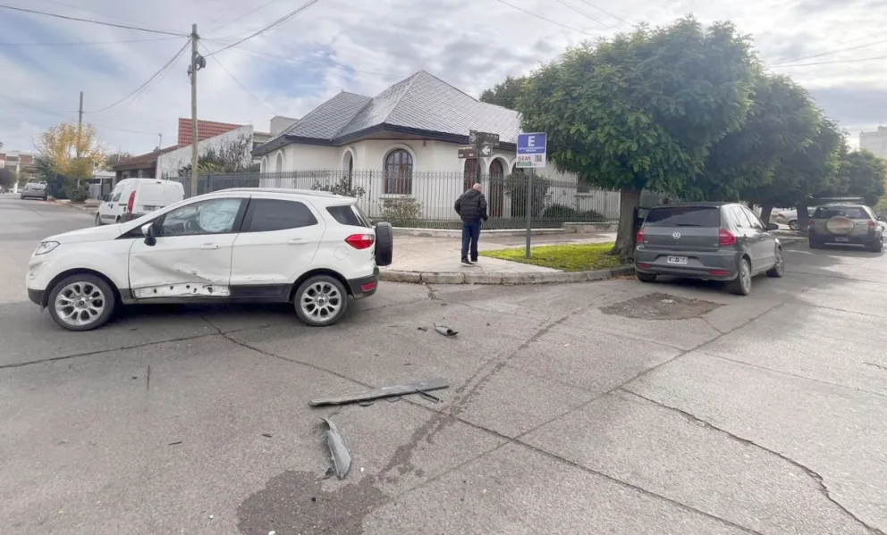 Dos mujeres y un nene hospitalizados, tras sucesión de choques en la zona sur de Trelew