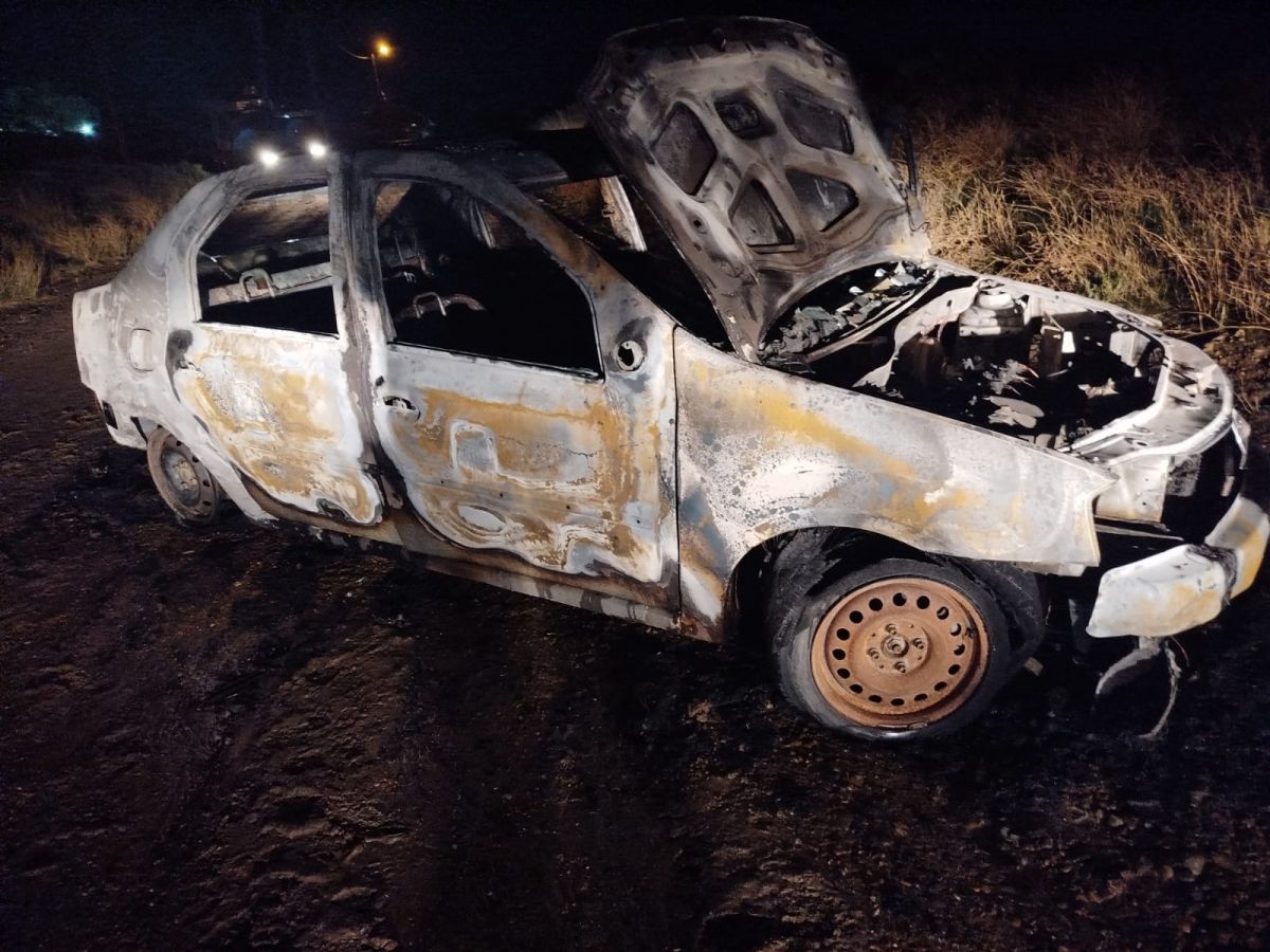 Se incendió un vehículo en barrio Malvinas