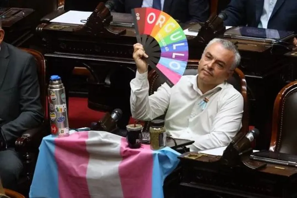 Diputado acusa a Milei de liderar campaña de odio contra la diversidad sexual