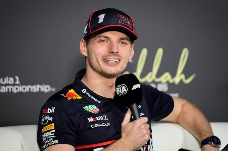 Max Verstappen larga primero