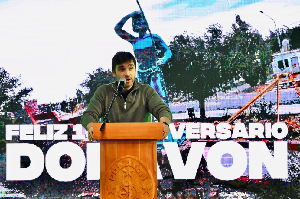 Ignacio Torres encabezó el acto por los 106 años de Dolavon y reclamó por la soberanía de los recursos provinciales.