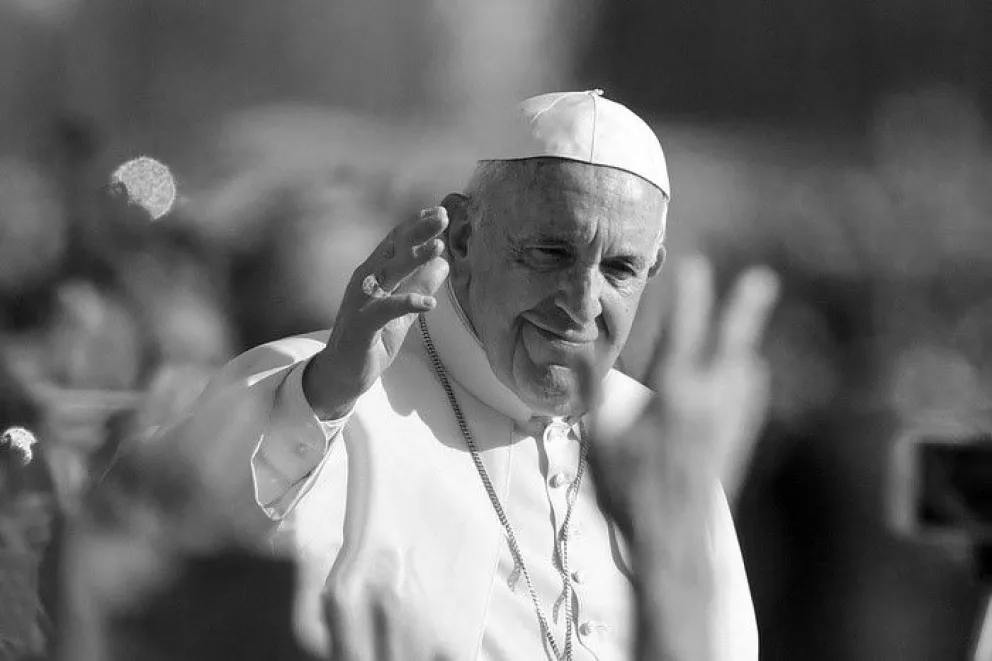 "Adiós, Francisco": así reflejaron los diarios del mundo la muerte del papa