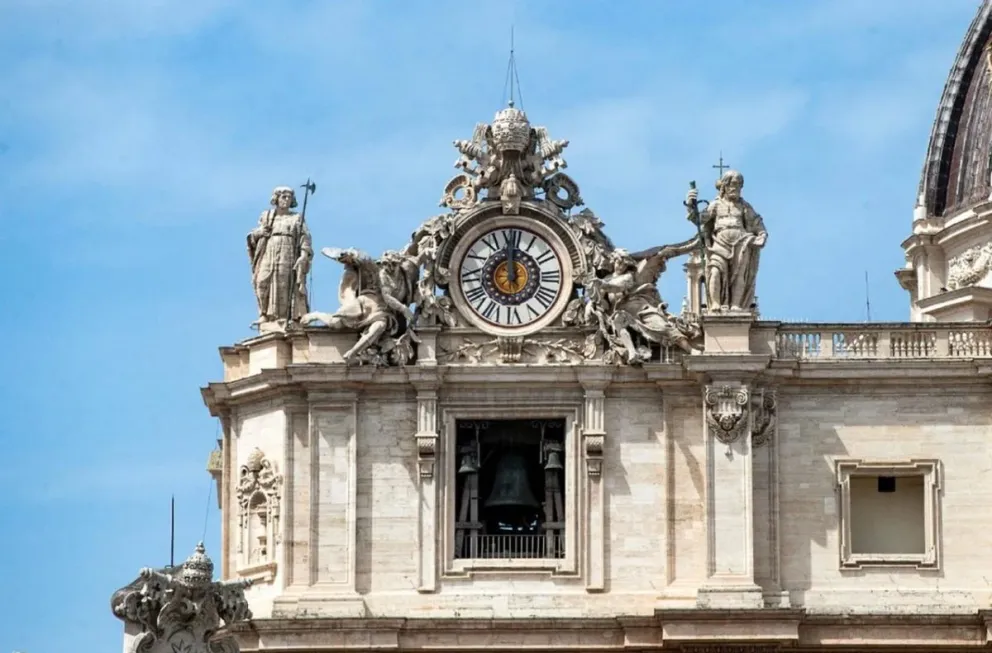 El cardenal Farrell presidirá esta noche el rito de constatación de la muerte del papa Francisco