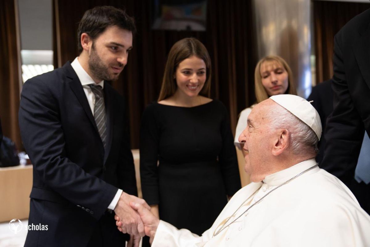 Ignacio Torres se pronunció ante la muerte del papa