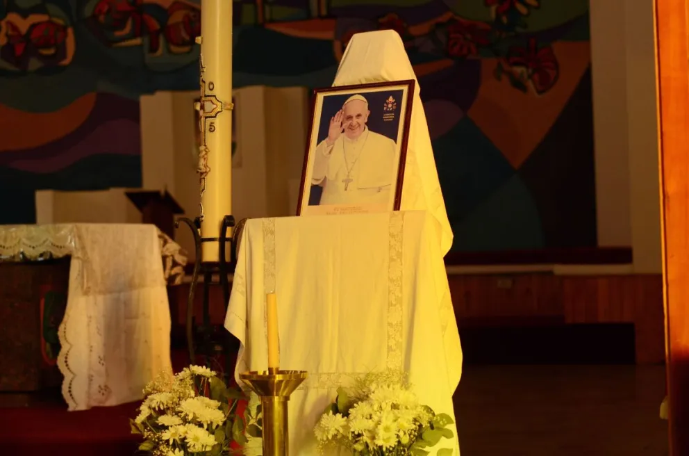 El obispo de Comodoro Rivadavia, Jorge Wagner, dialogó junto a Crónica sobre el papa Francisco y su impronta.