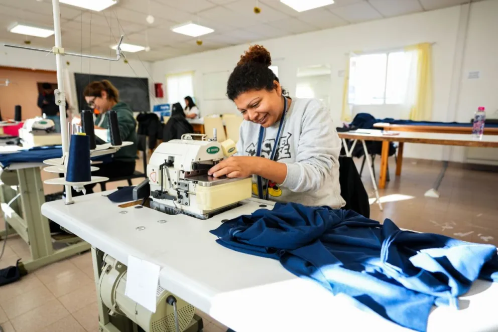 Emprendedoras textiles del Centro de Promoción Laboral se presentan en feria