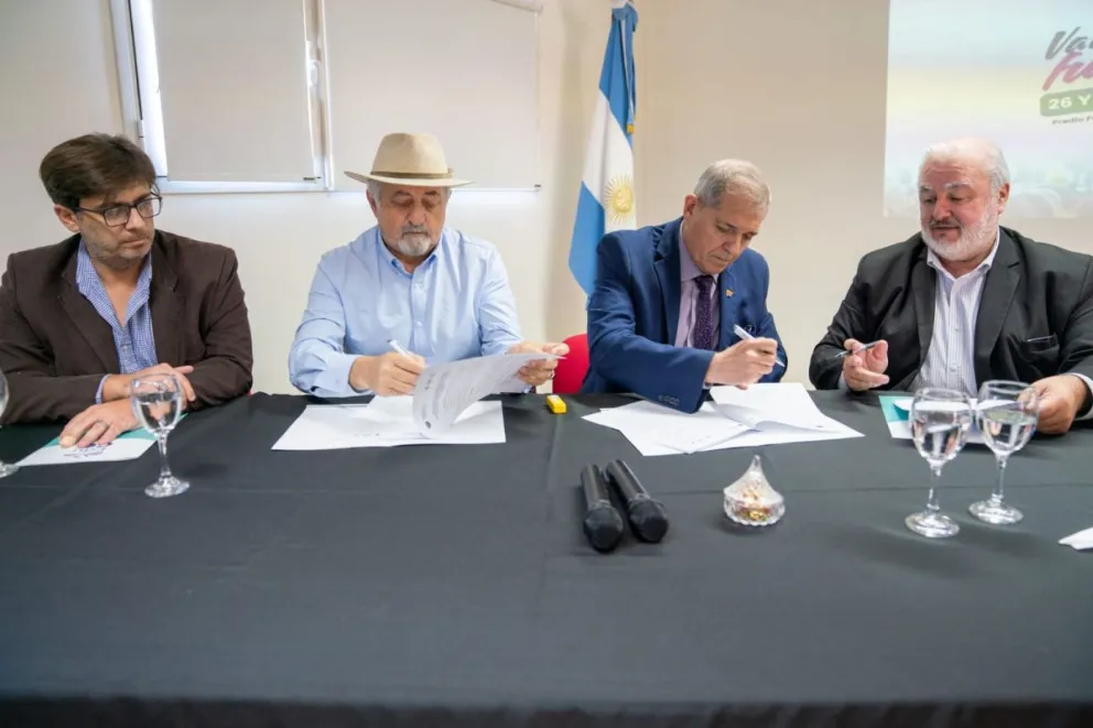 Municipio y Provincia firmaron acuerdo estratégico para fortalecer el ecosistema educativo de Comodoro Rivadavia