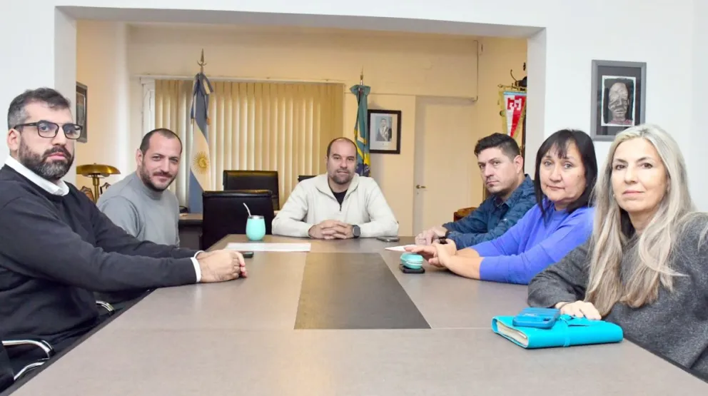 Funcionarios municipales de Esquel recibieron a diputados para interiorizarse del proyecto de Ley de Bosques