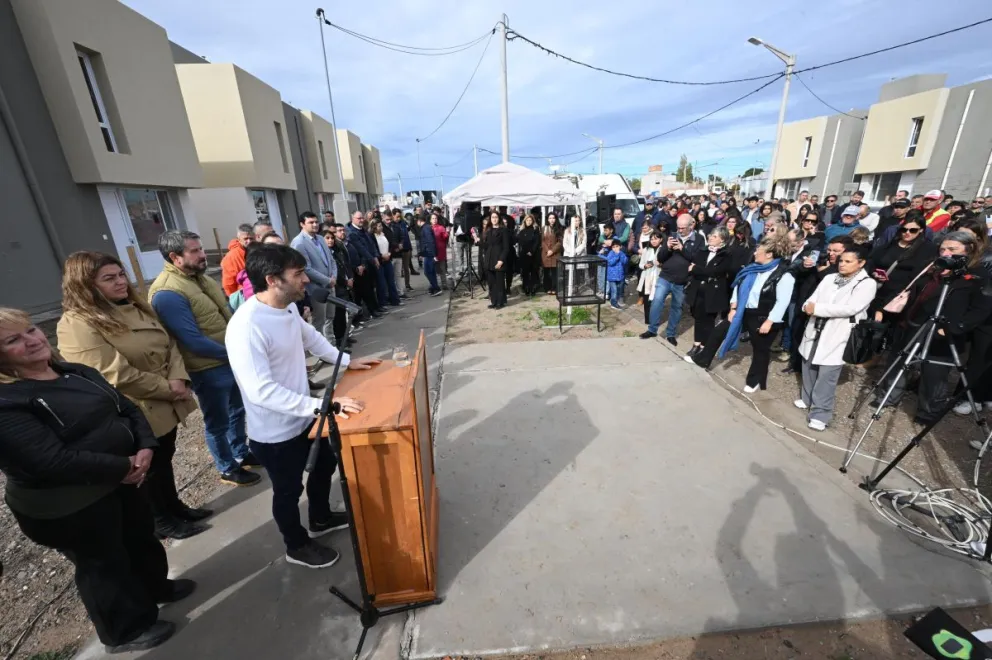 Se continúa con la entrega de viviendas en Chubut; ahora fue a 17 familias de Trelew
