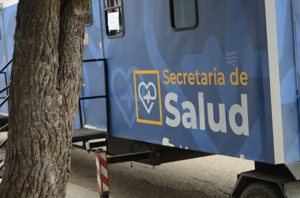 Barrio José Fuchs: el tráiler de salud recibe a más de 65 personas por día