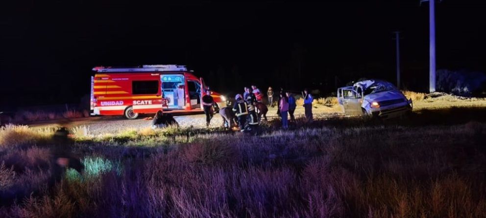 Volcó el subsecretario de Economía y su familia en medio de seguidilla de accidentes 