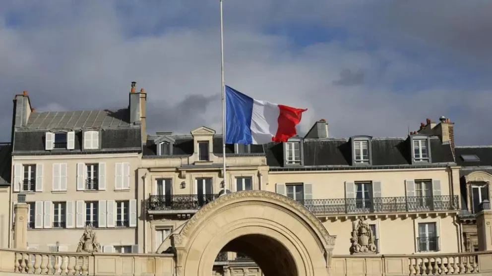 La muerte del Papa Francisco reaviva el debate por laicismo en Francia