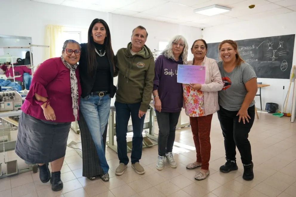 Se concretó una nueva entrega de certificados en el Centro de Promoción Laboral