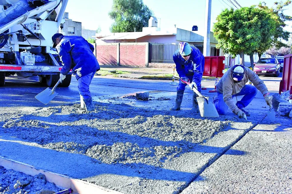 En Trelew, el Municipio avanza con obras de reconstrucción de la calzada de hormigón