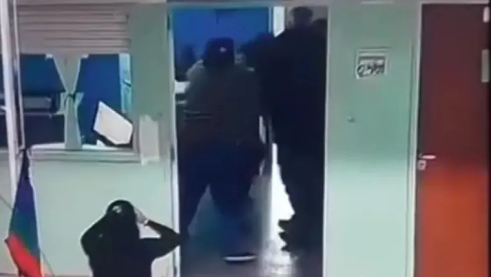 Brutal agresión en un instituto escolar en Neuquén: madre e hija atacaron a directivas del IFD 12 hasta desfigurarlas